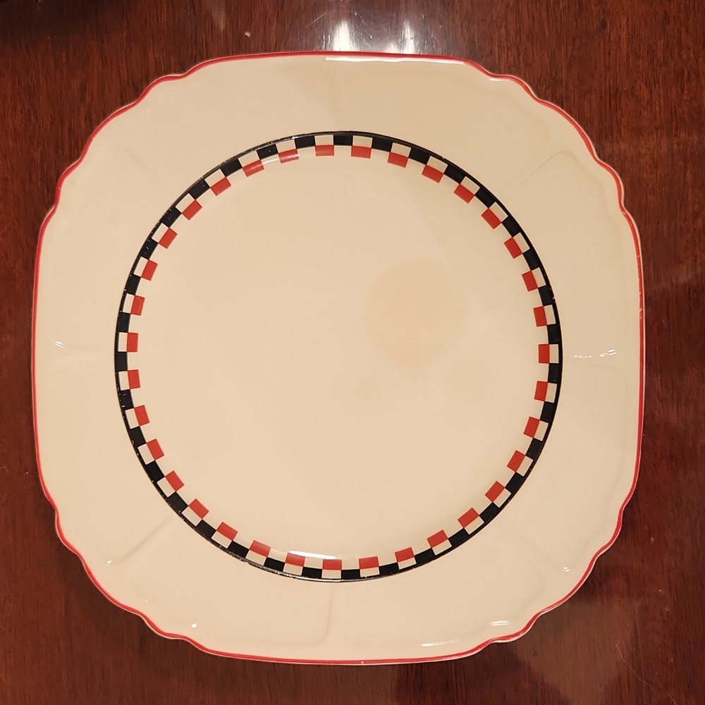 Vintage Universal Potteries plate